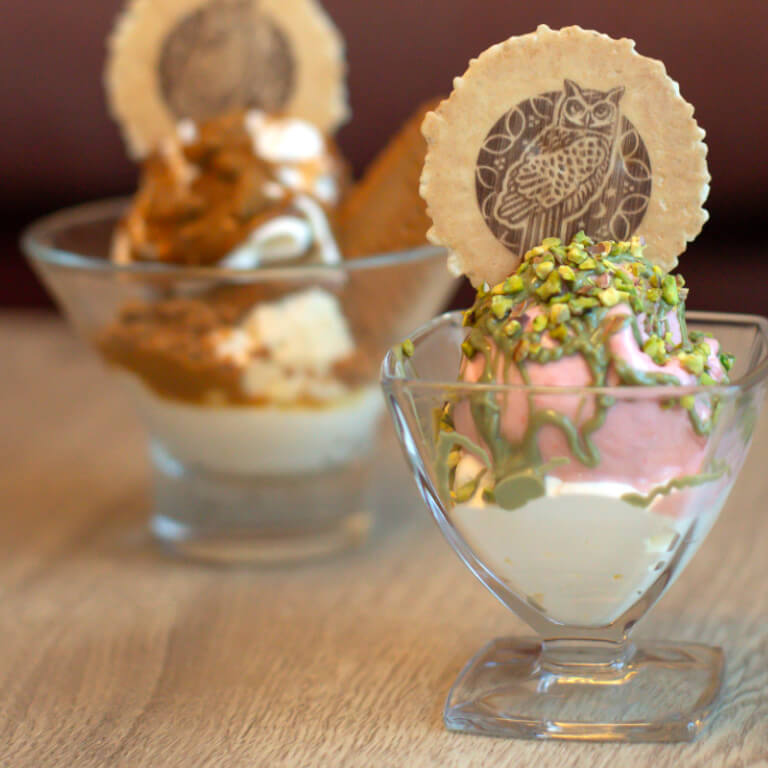 Pistachio Strawberry Ice Cream Dessert - In a sundae glass - Ice cream - Zdjęcie 2