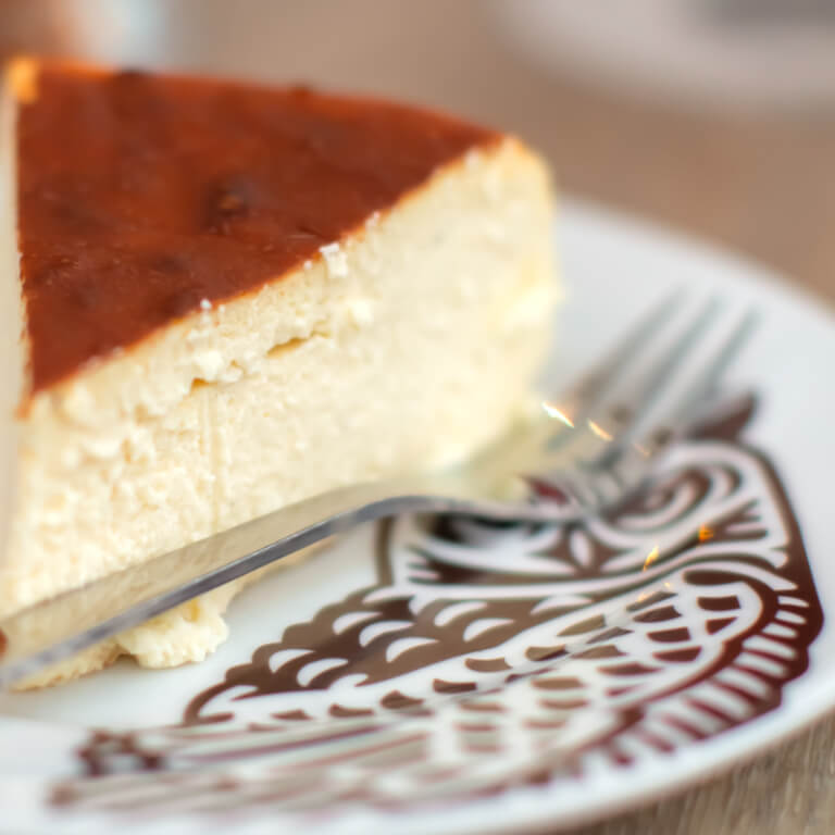Basque cheesecake - Cheesecakes - Baked cakes - Zdjęcie 2